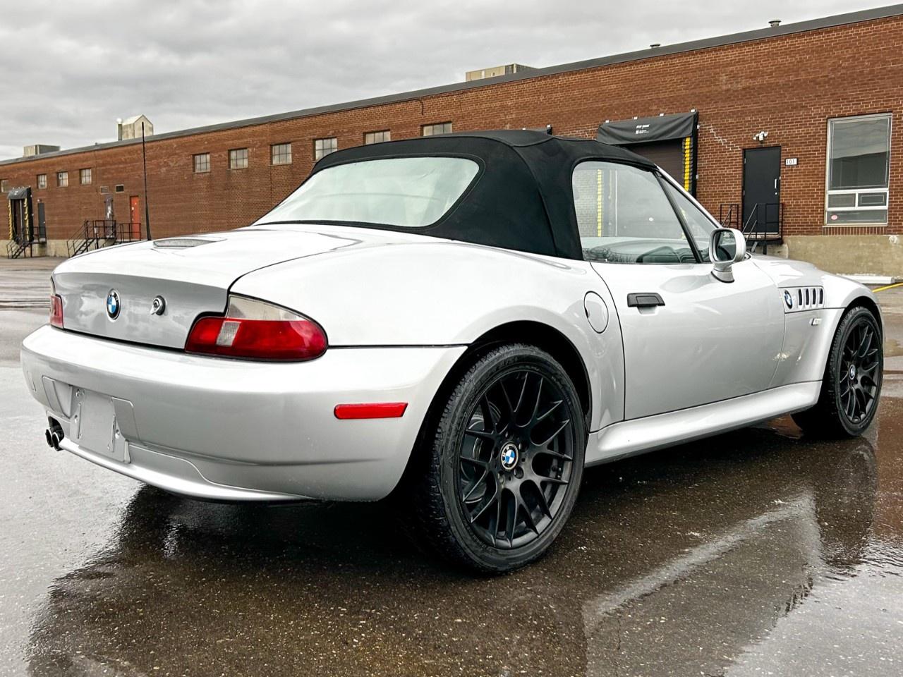 2002 BMW Z3 Series Z3 2dr Roadster 3.0i Photo