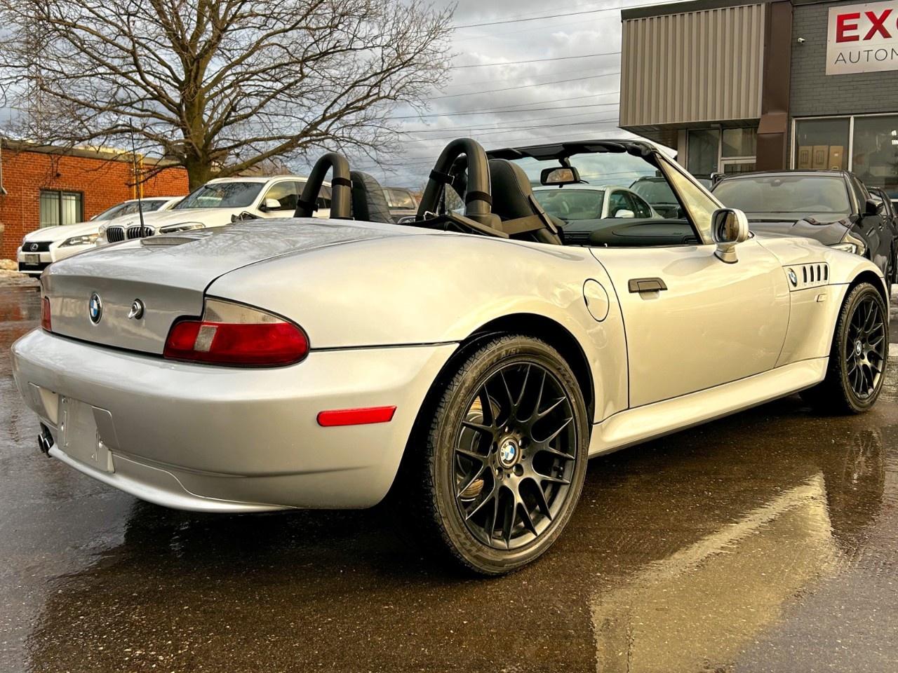 2002 BMW Z3 Series Z3 2dr Roadster 3.0i Photo
