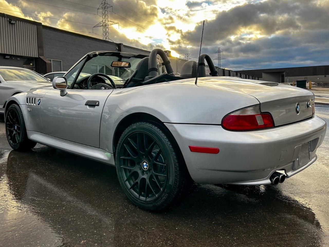 2002 BMW Z3 Series Z3 2dr Roadster 3.0i Photo