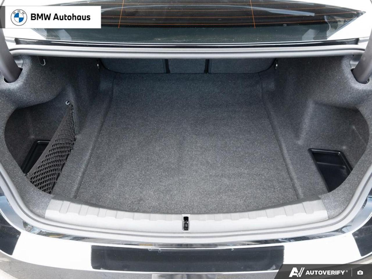 2024 BMW 3 Series Sedan [89FF] Photo