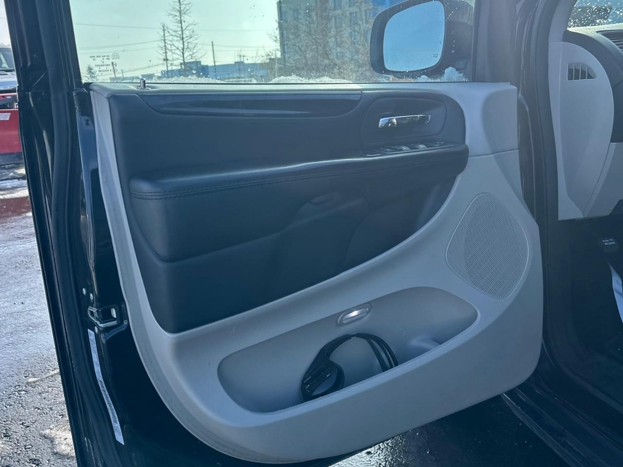 2019 Dodge Grand Caravan CVP/SXT Passenger Van Photo