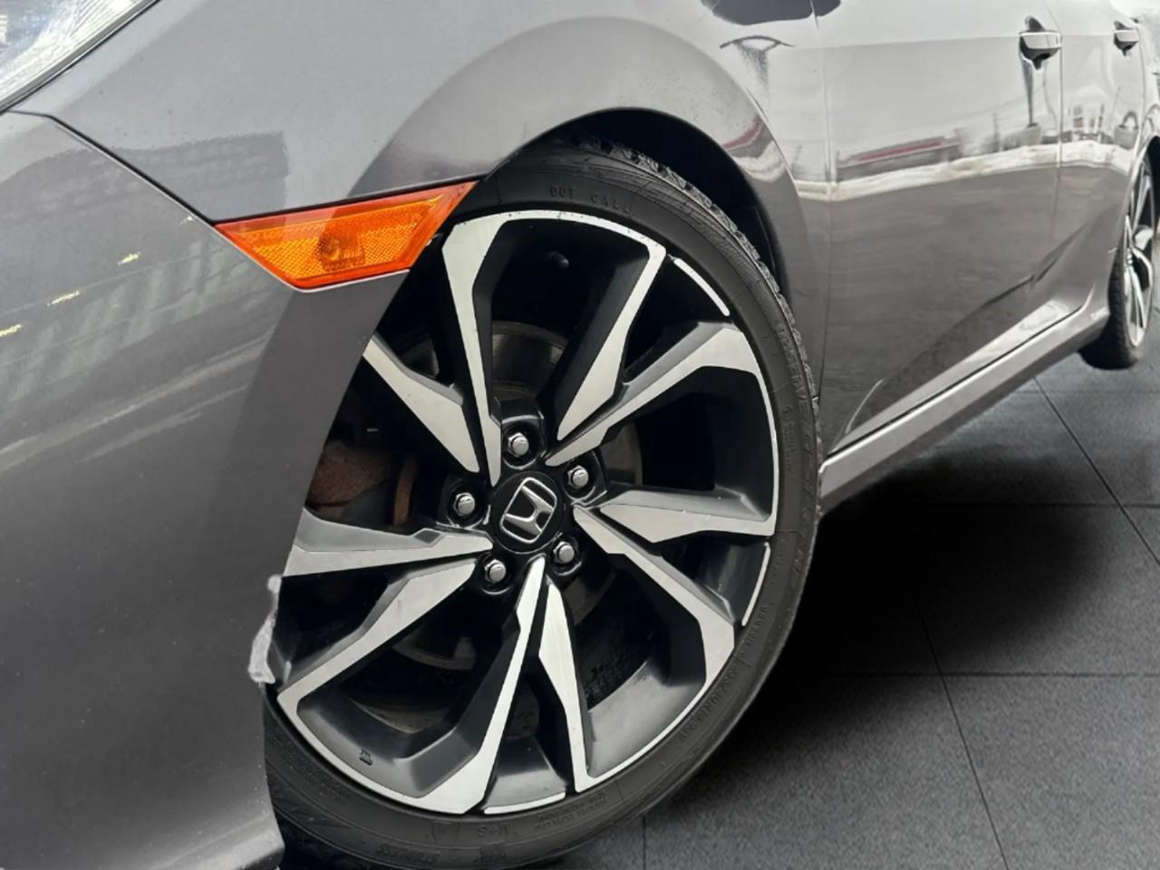 2017 Honda Civic Si (M6) 4dr Sedan Photo