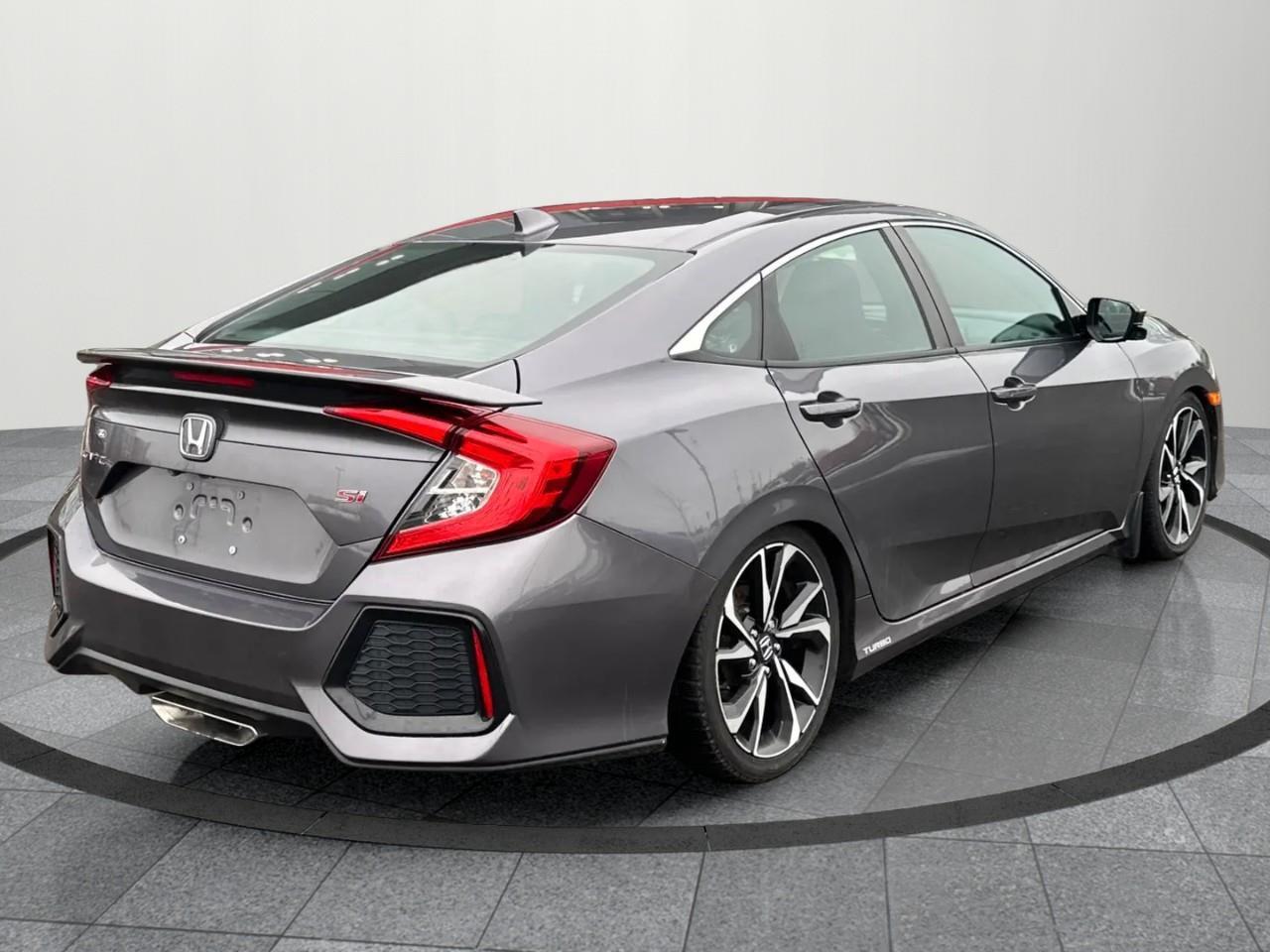 2017 Honda Civic Si (M6) 4dr Sedan Photo