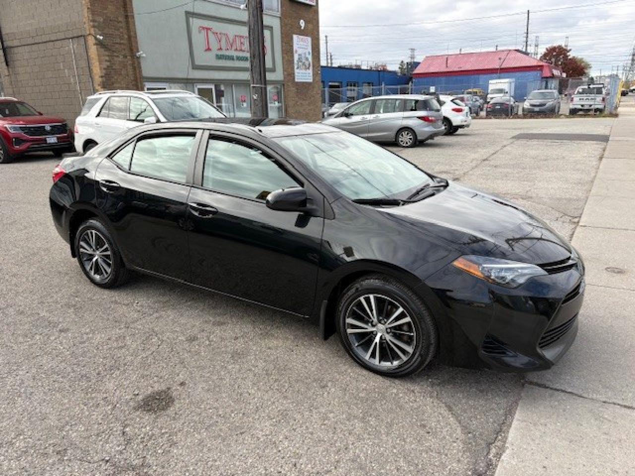 2018 Toyota Corolla LE (CVTi-S) 4dr Sedan Photo