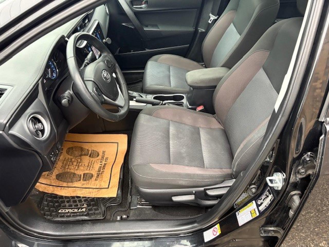 2018 Toyota Corolla LE (CVTi-S) 4dr Sedan Photo