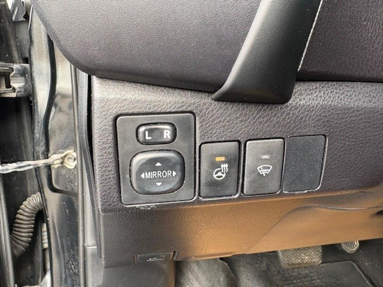 2018 Toyota Corolla LE (CVTi-S) 4dr Sedan Photo