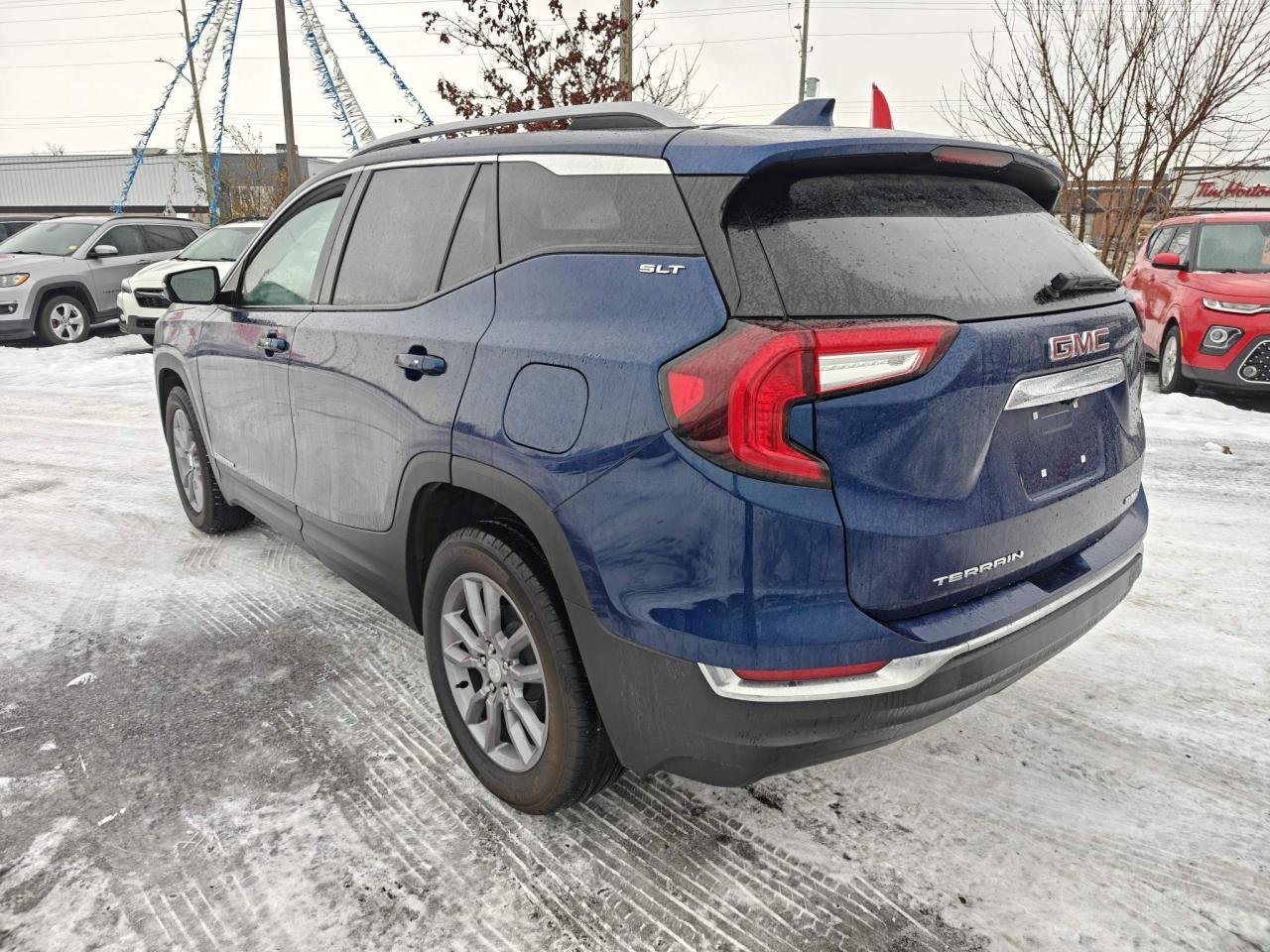 2023 GMC Terrain SLT All-wheel Drive Photo2