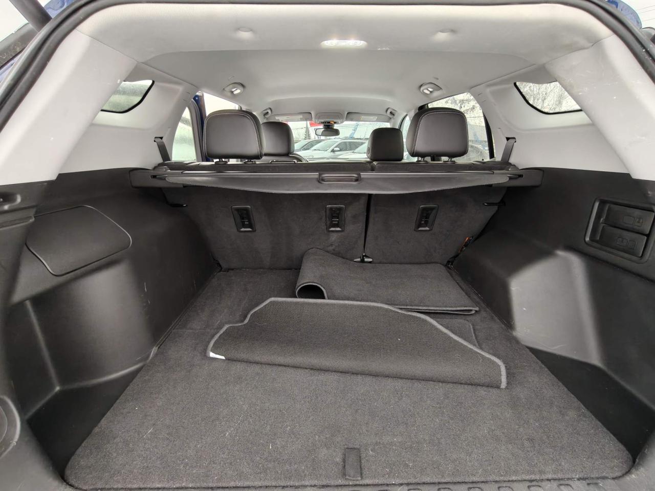 2023 GMC Terrain SLT All-wheel Drive Photo