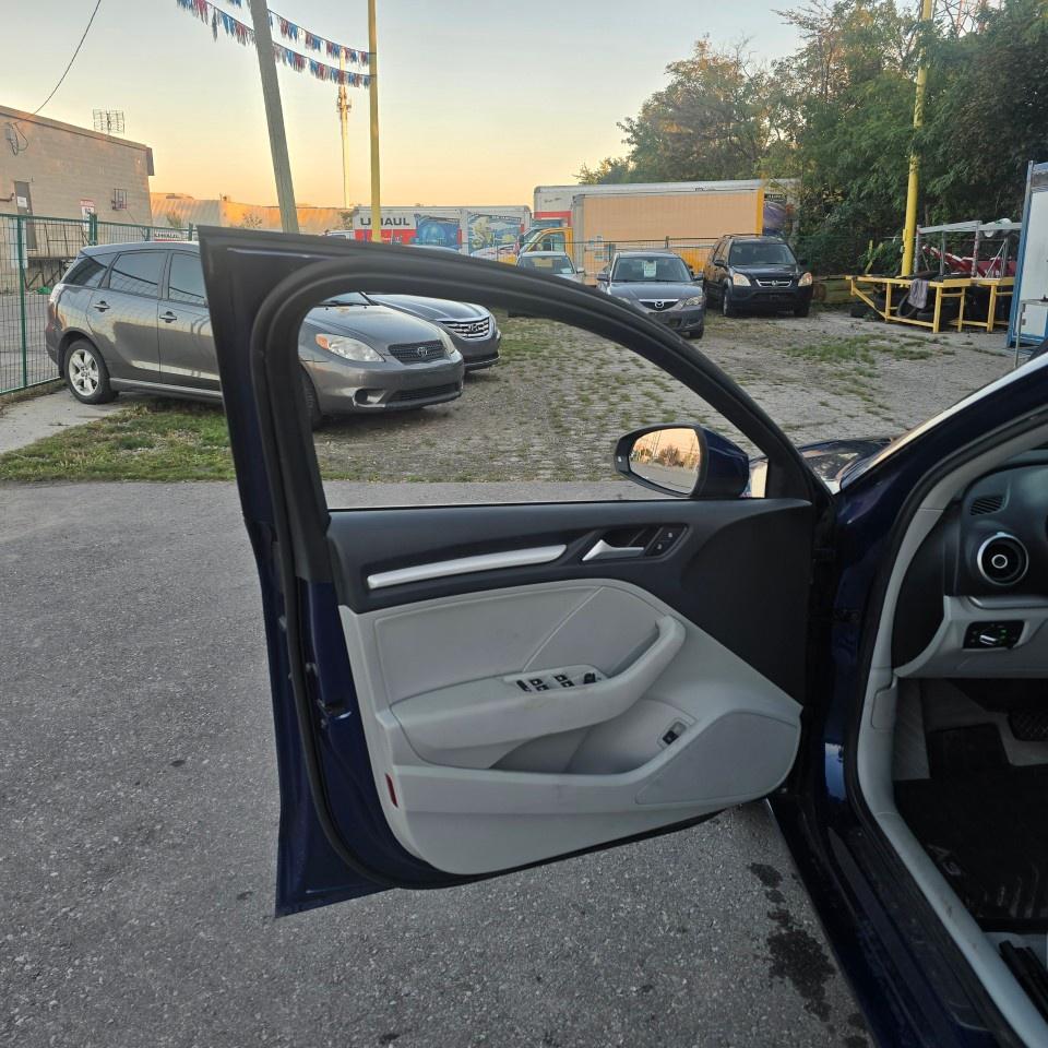 2016 Audi A3 4dr Sdn quattro 2.0T Komfort Photo