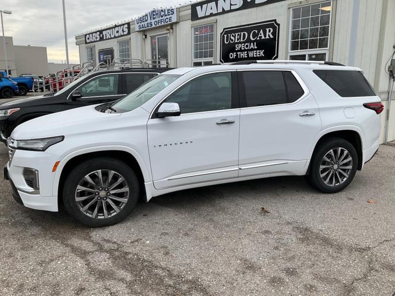 2022 Chevrolet Traverse Premier Photo2