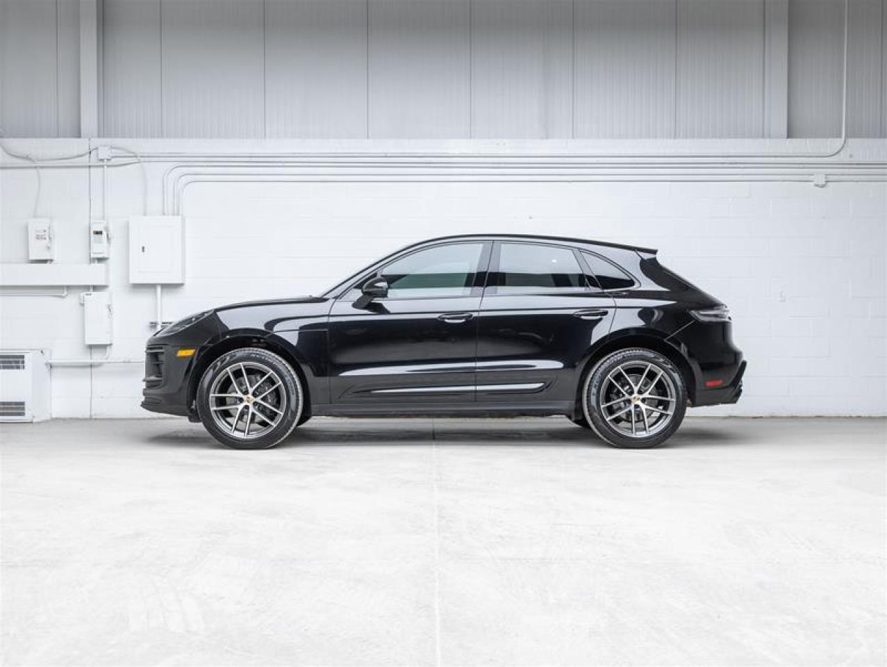 2023 Porsche Macan  Photo
