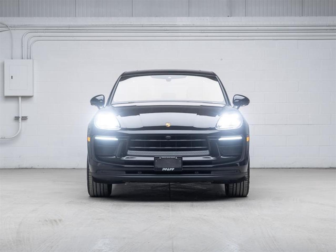 2023 Porsche Macan  Photo