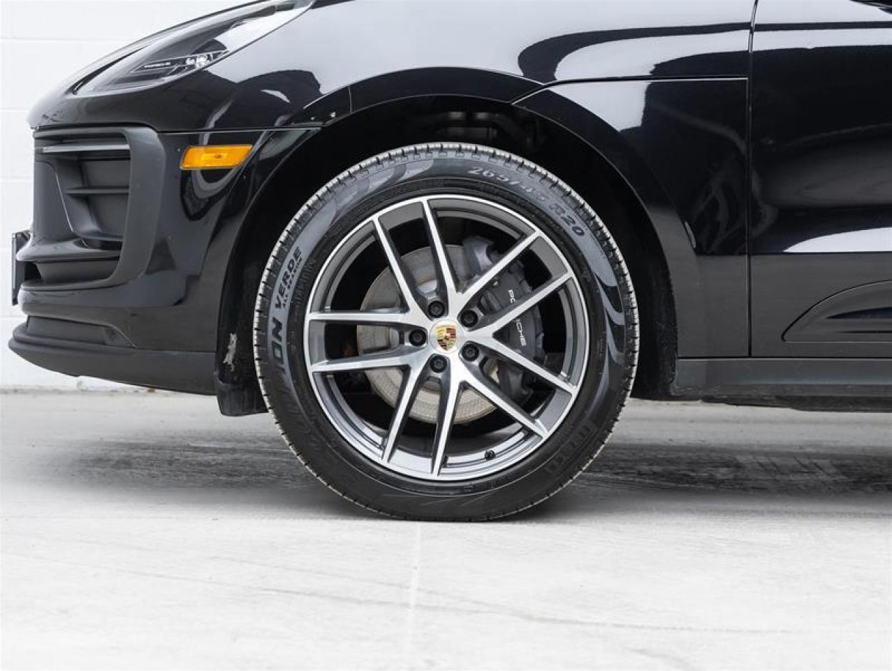 2023 Porsche Macan  Photo