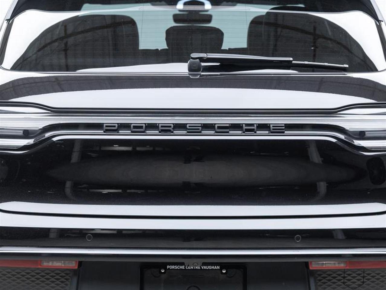 2023 Porsche Macan  Photo