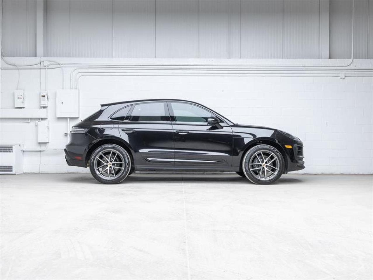 2023 Porsche Macan  Photo