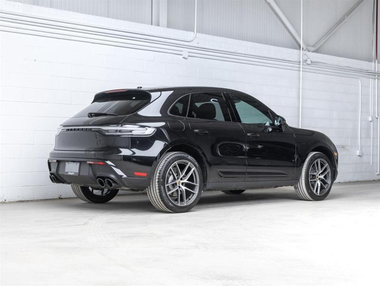 2023 Porsche Macan  Photo