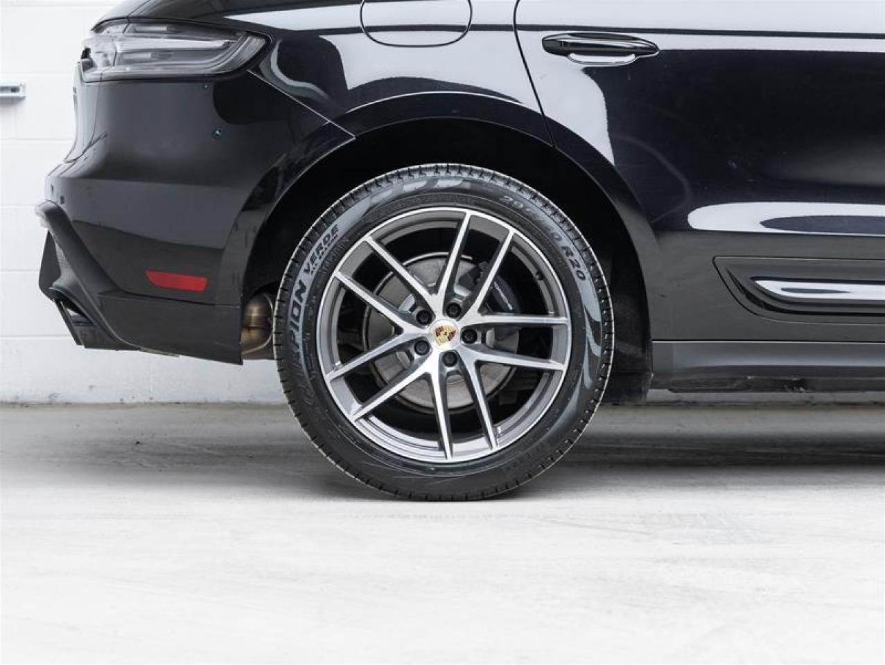 2023 Porsche Macan  Photo