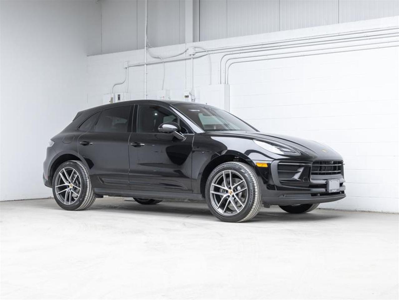2023 Porsche Macan  Photo