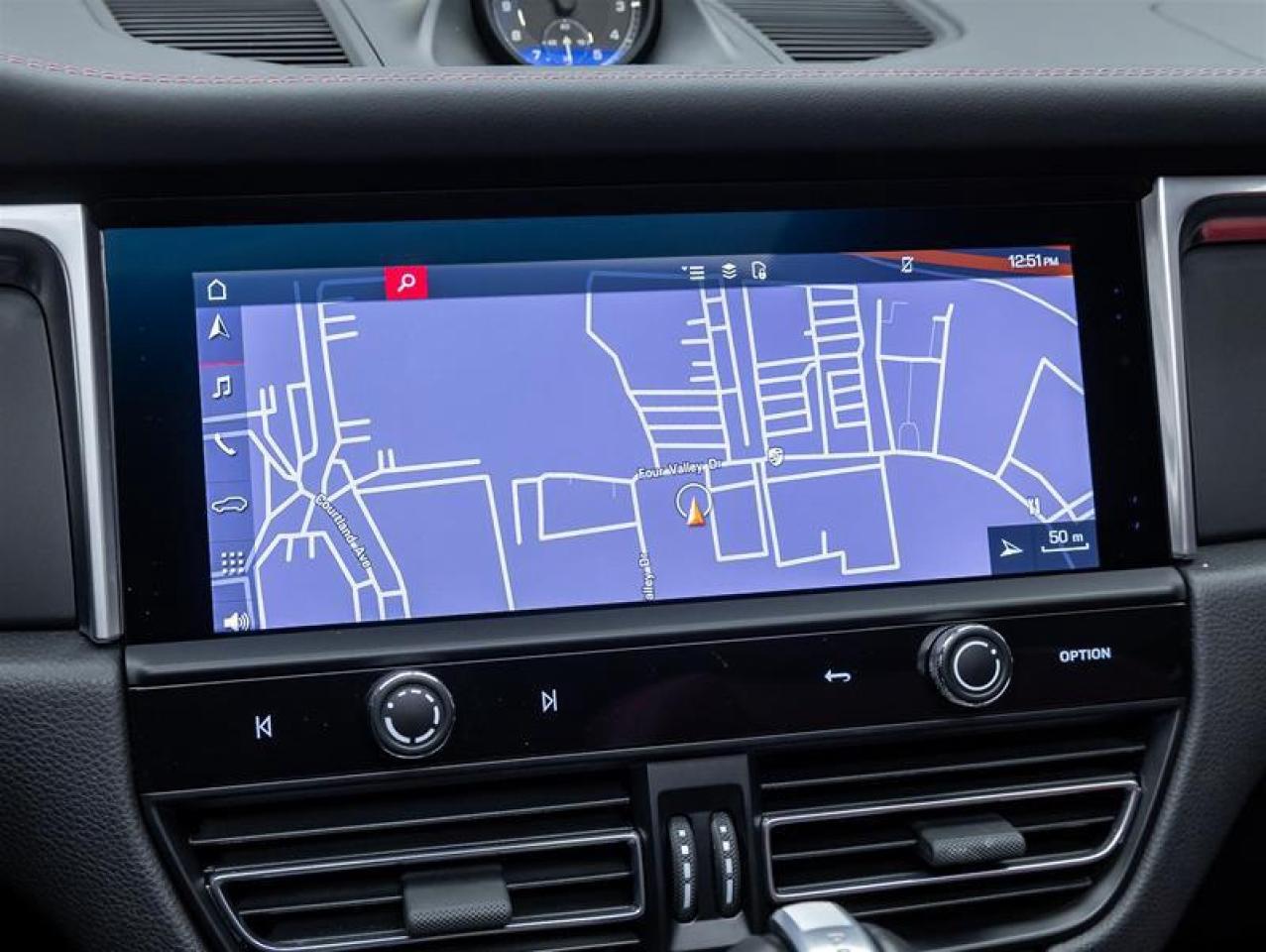 2023 Porsche Macan  Photo