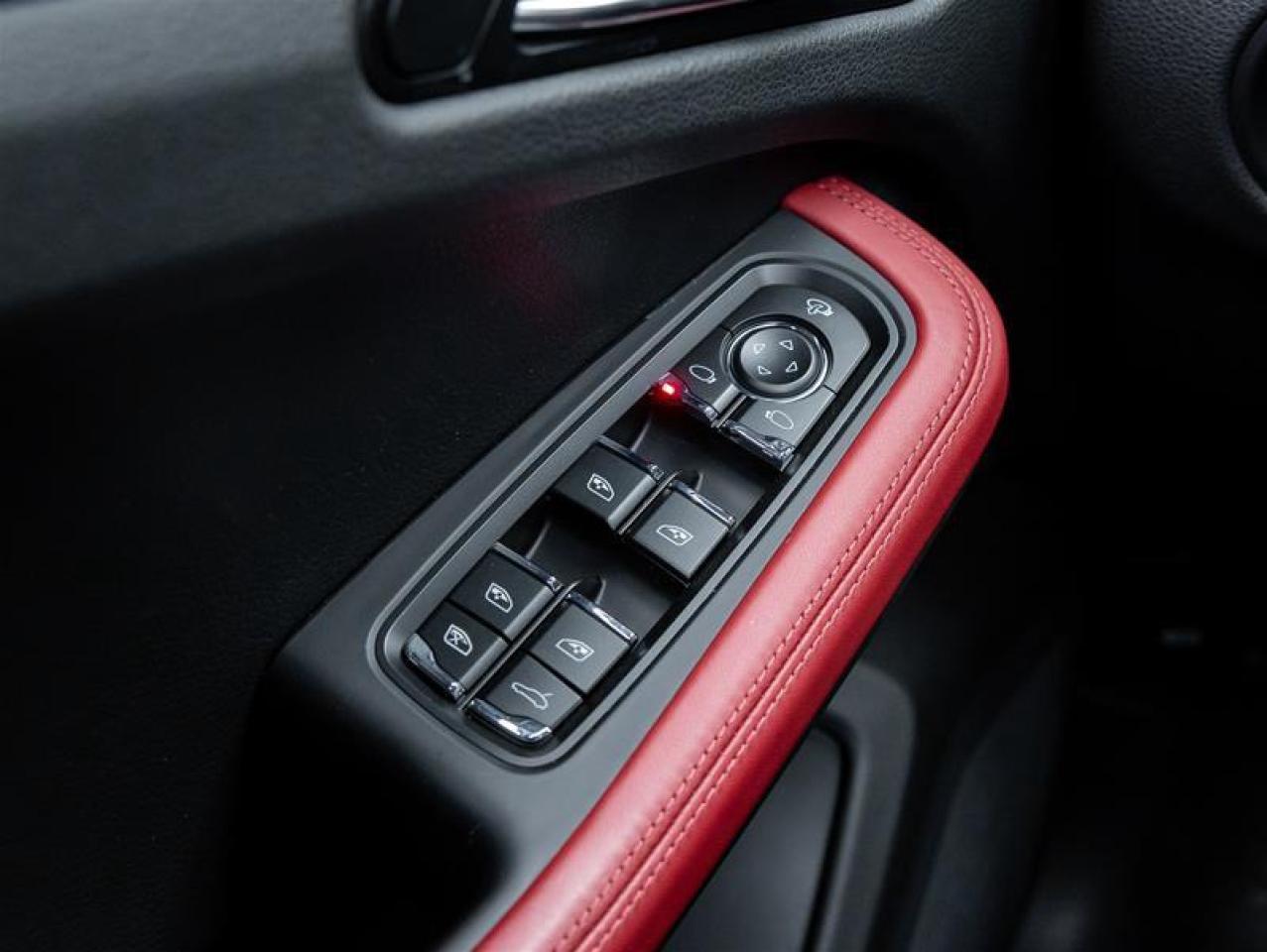 2023 Porsche Macan  Photo