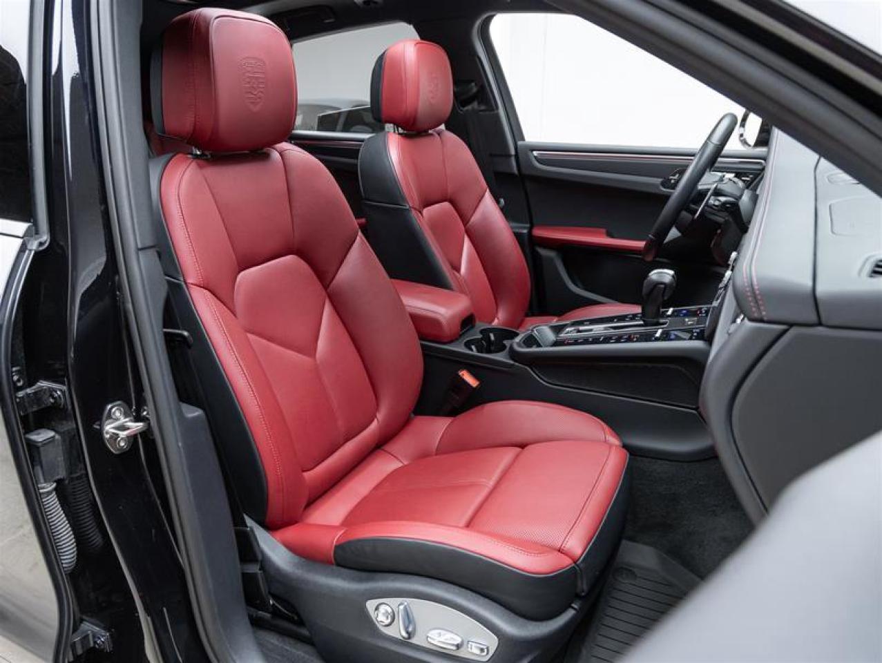 2023 Porsche Macan  Photo