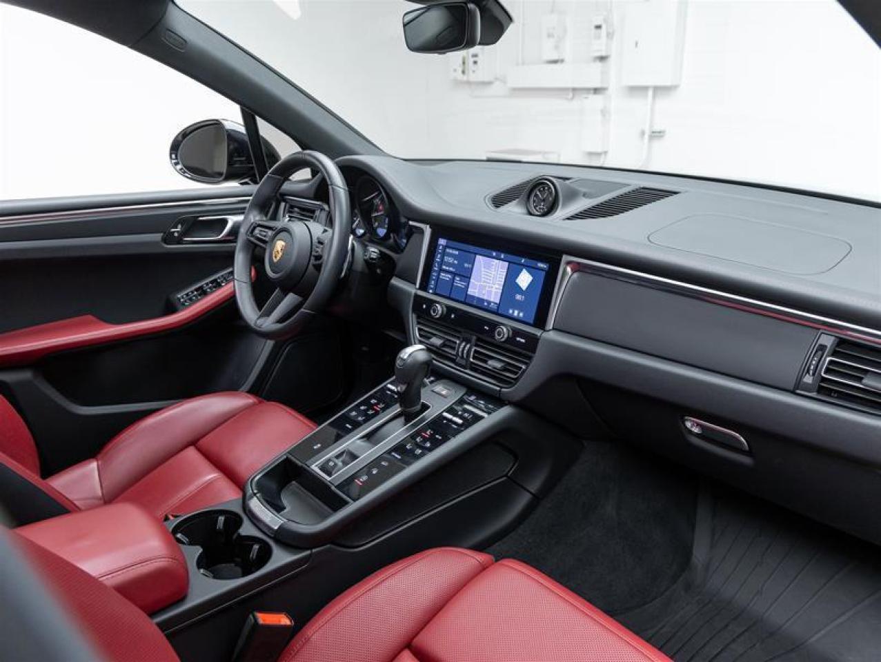 2023 Porsche Macan  Photo