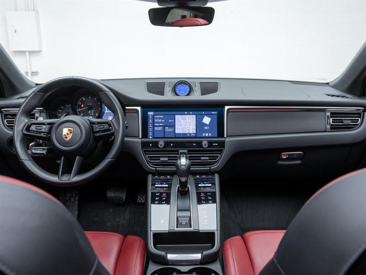 2023 Porsche Macan  Photo