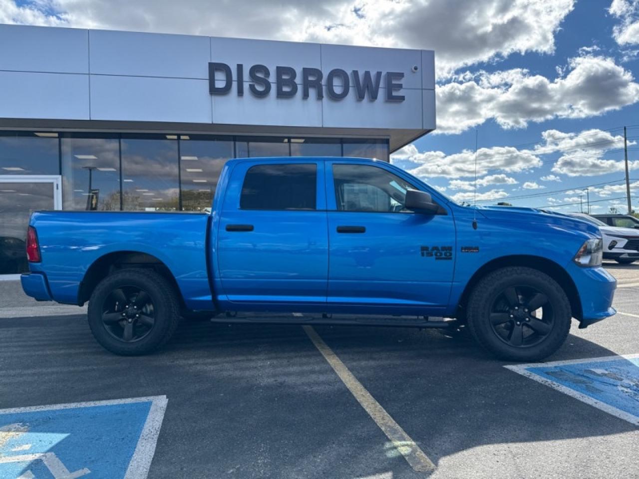 2022 RAM 1500 Classic Night Edition Photo3