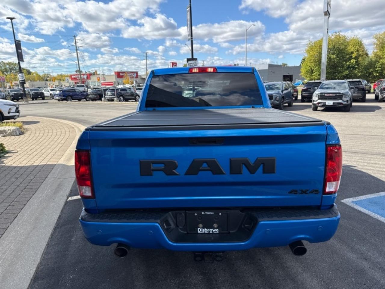2022 RAM 1500 Classic Night Edition Photo4