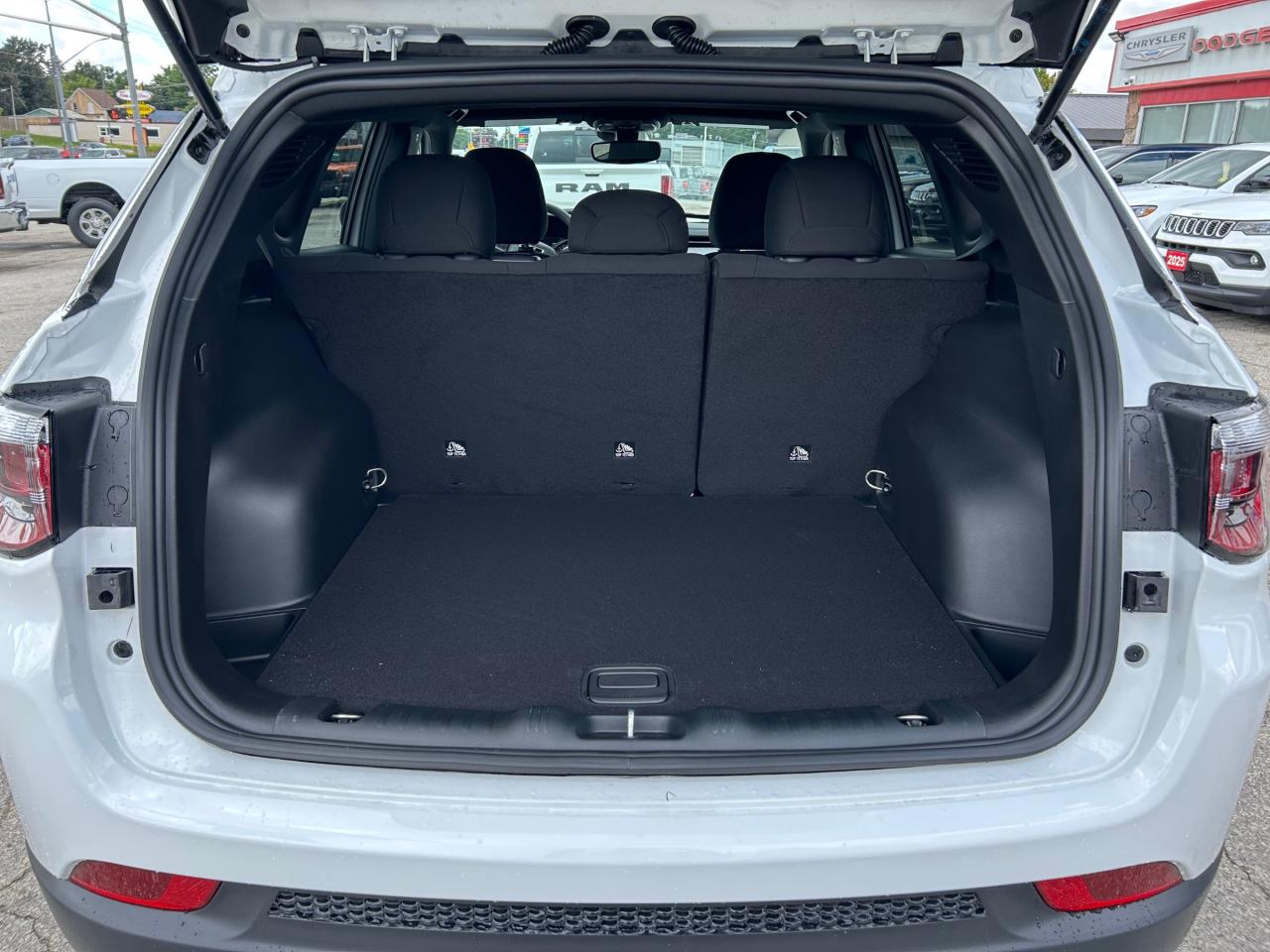 2025 Jeep Compass Sport 4dr 4x4 Photo