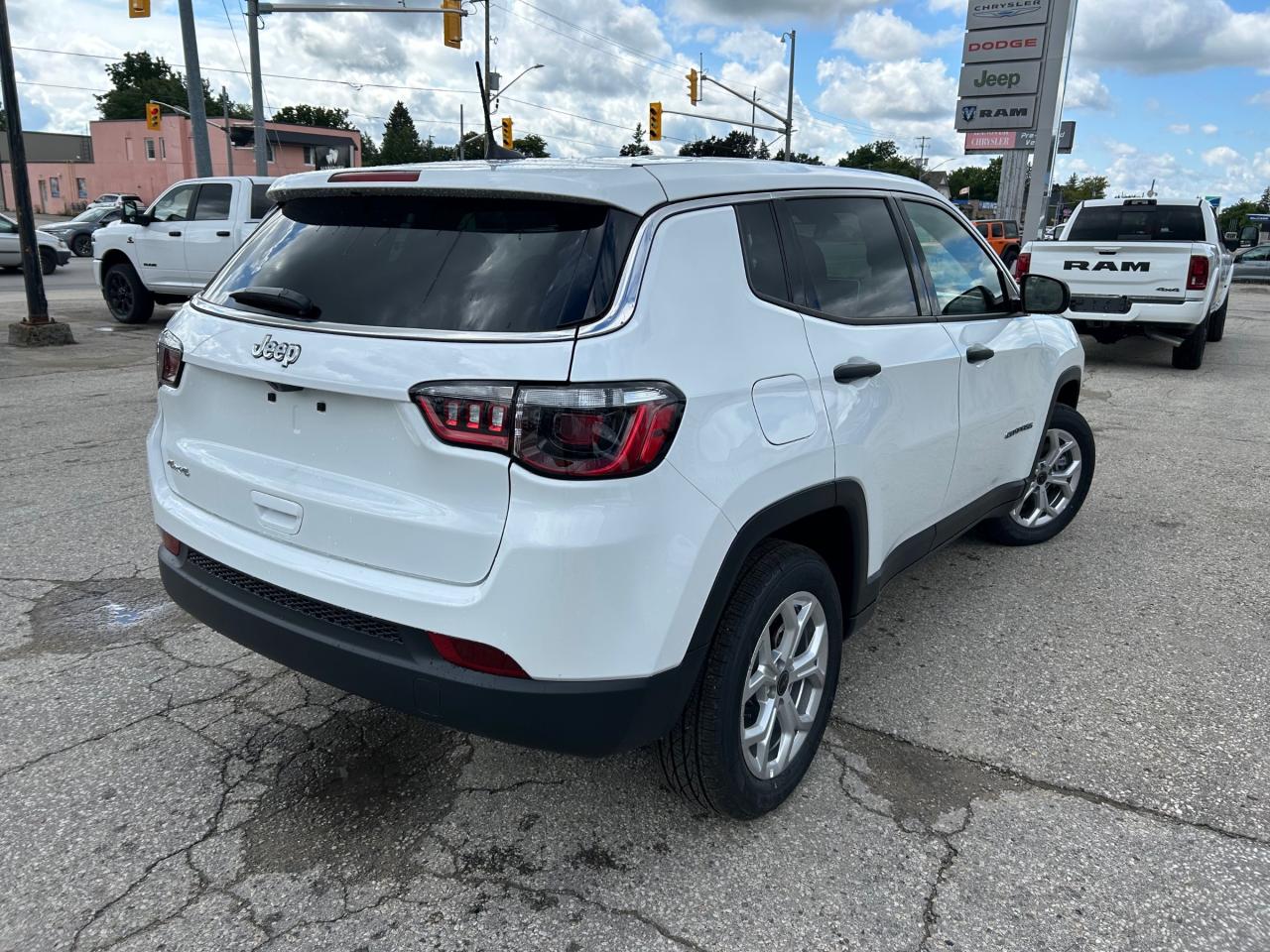 2025 Jeep Compass Sport 4dr 4x4 Photo