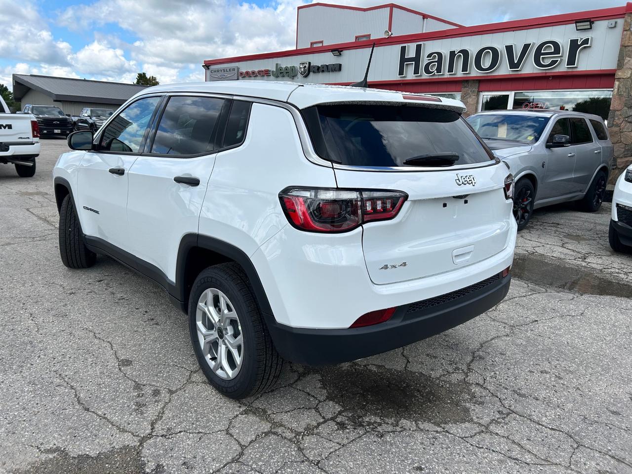 2025 Jeep Compass Sport 4dr 4x4 Photo