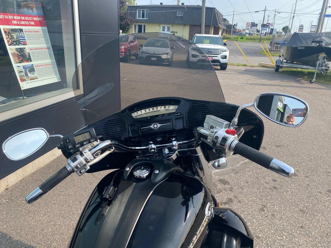 2004 Yamaha VENTURE MIDNIGHT  Photo