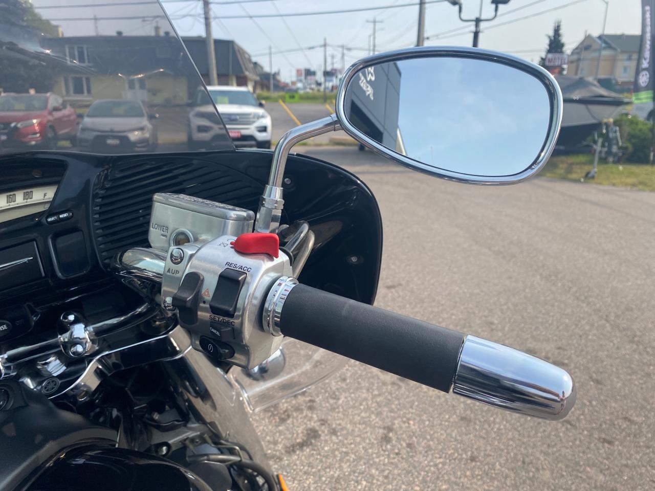 2004 Yamaha VENTURE MIDNIGHT  Photo