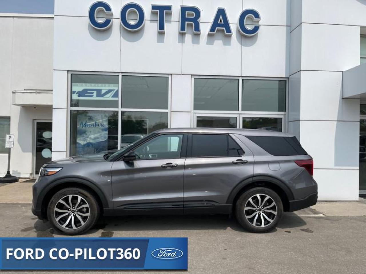 2022 Ford Explorer ST Photo