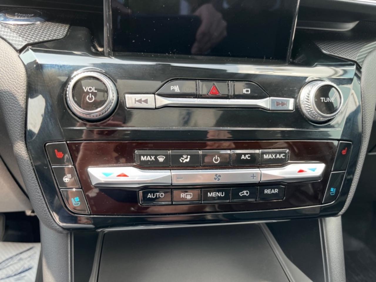 2022 Ford Explorer ST Photo