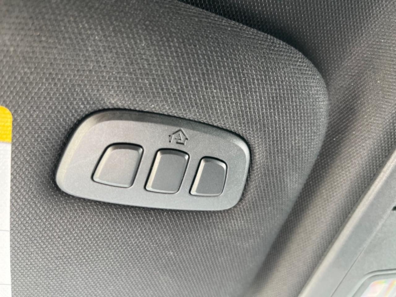 2022 Ford Explorer ST Photo