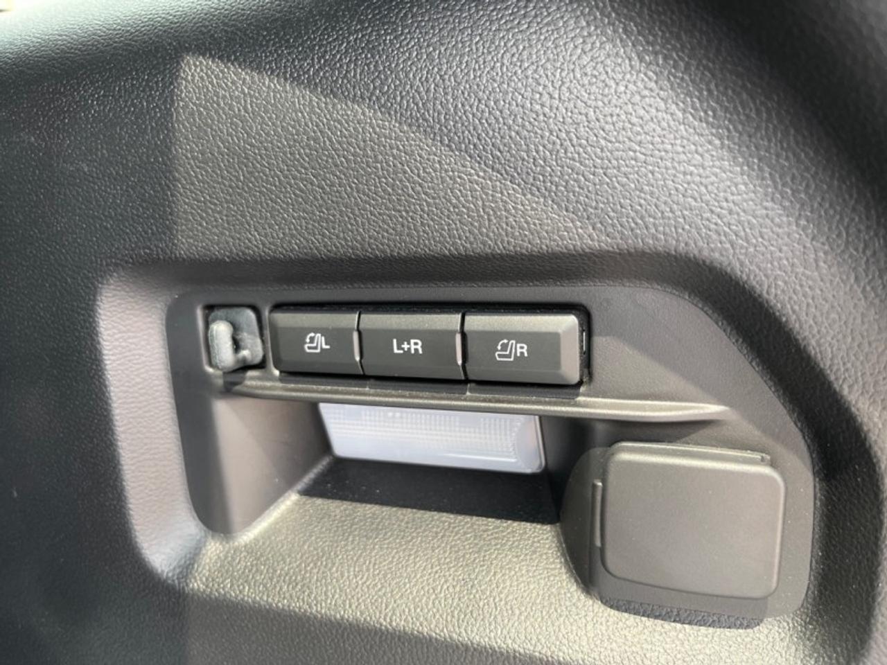 2022 Ford Explorer ST Photo