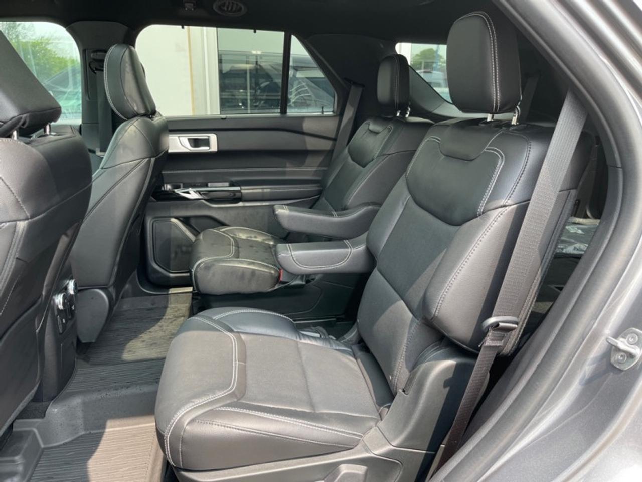 2022 Ford Explorer ST Photo