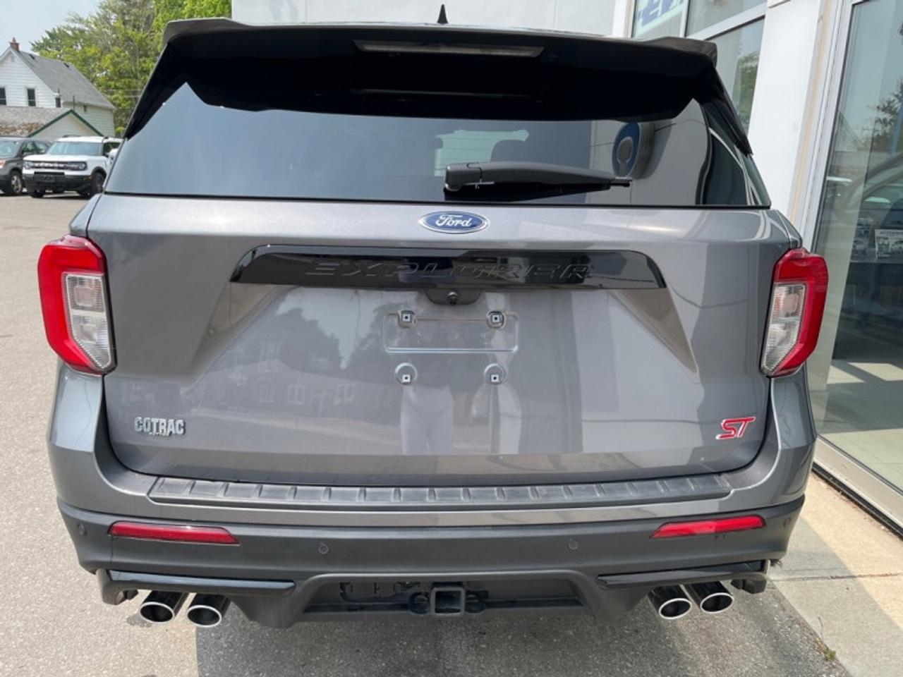 2022 Ford Explorer ST Photo