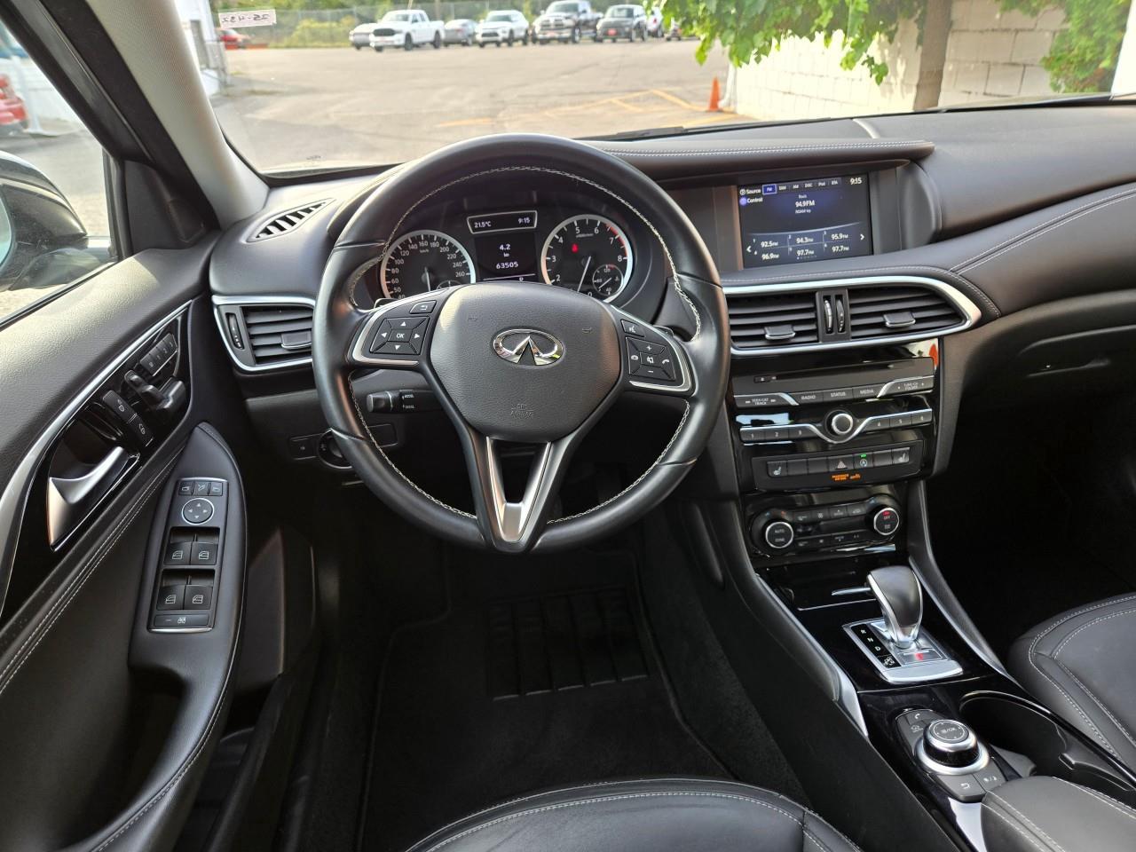 2018 Infiniti QX30 Base (DCT) 4dr Front-Wheel Drive Photo