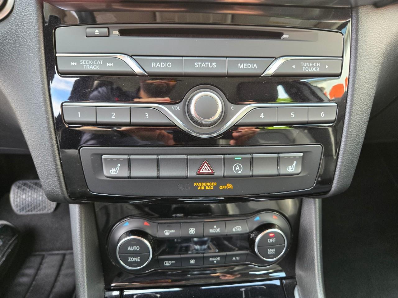 2018 Infiniti QX30 Base (DCT) 4dr Front-Wheel Drive Photo