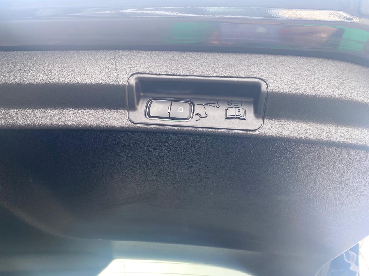 2022 Ford Explorer Limited 4dr 4x4 Photo