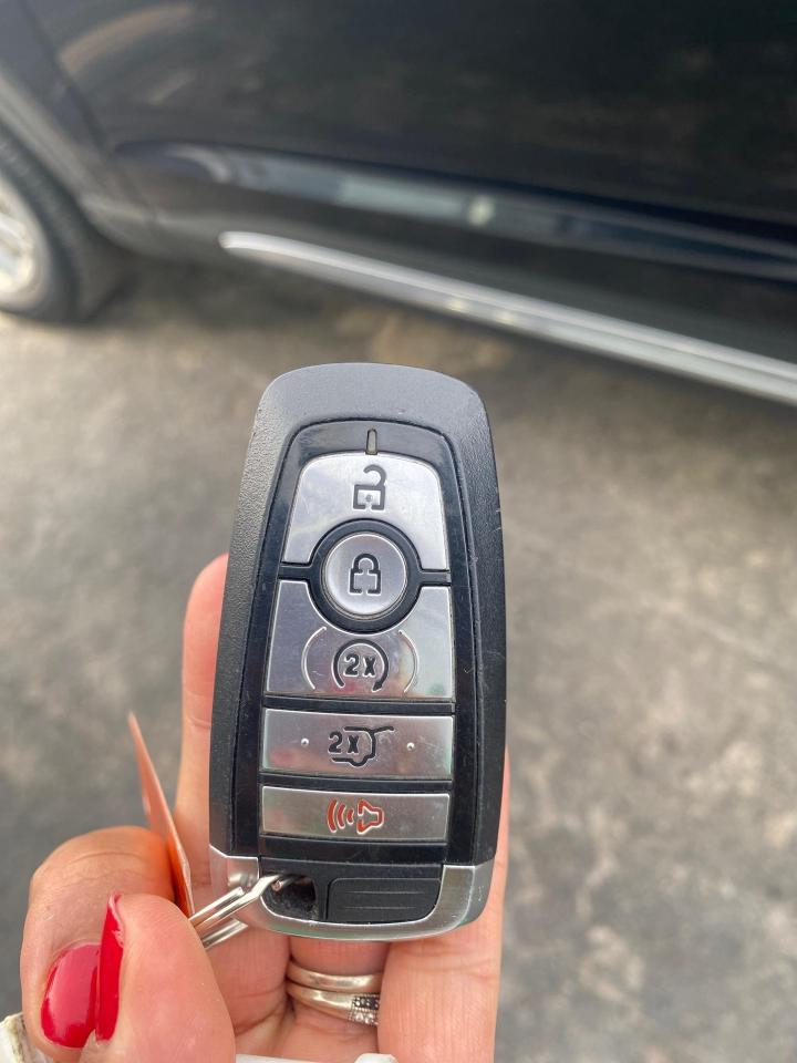 2022 Ford Explorer Limited 4dr 4x4 Photo