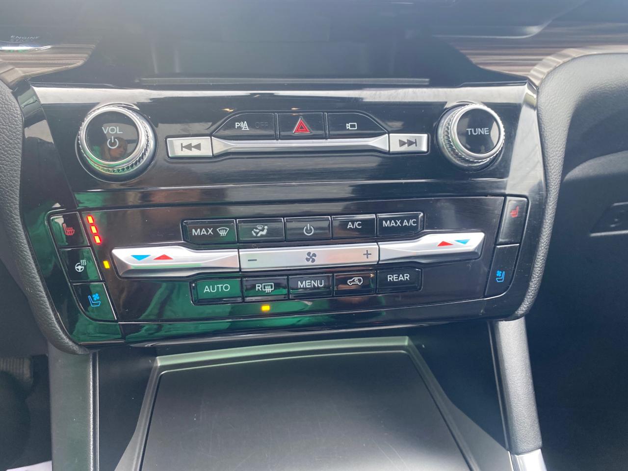 2022 Ford Explorer Limited 4dr 4x4 Photo