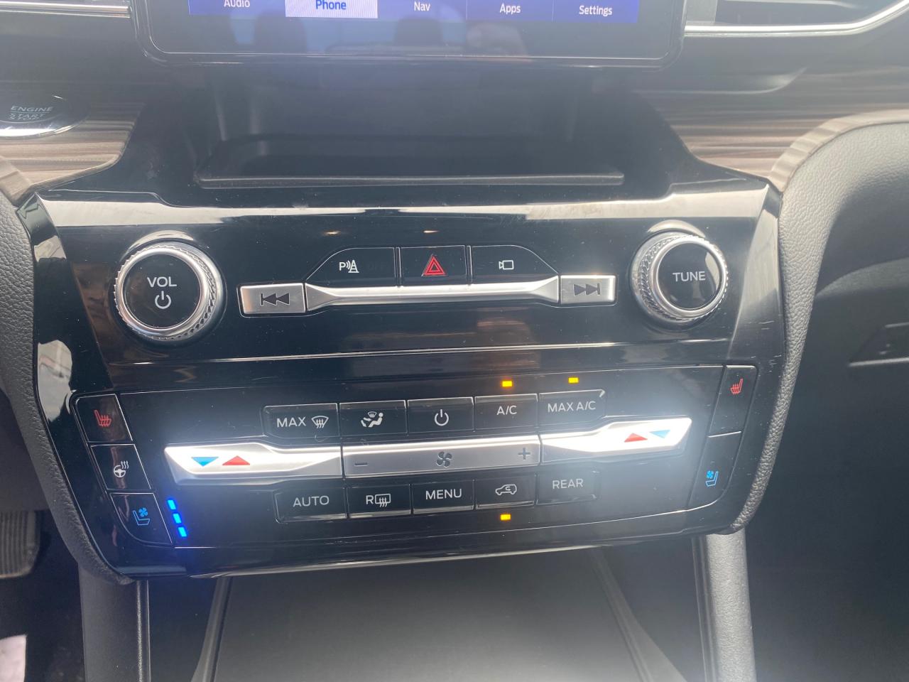 2022 Ford Explorer Limited 4dr 4x4 Photo