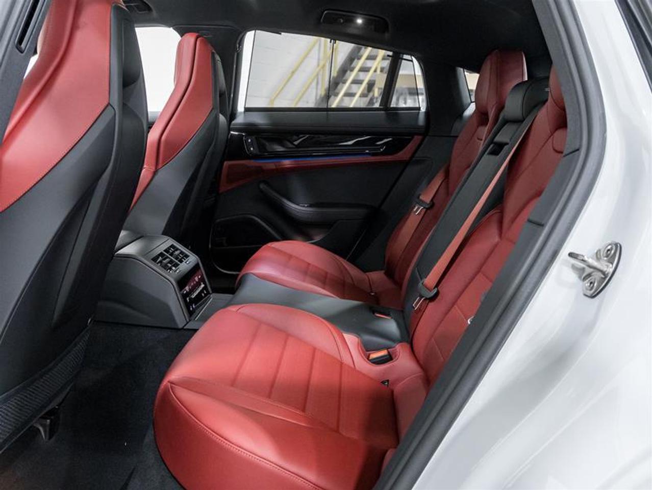 2026 Porsche Panamera  Photo