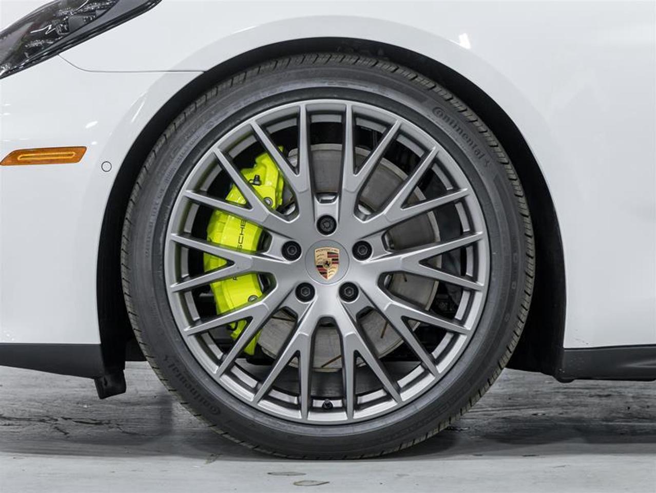 2026 Porsche Panamera  Photo4