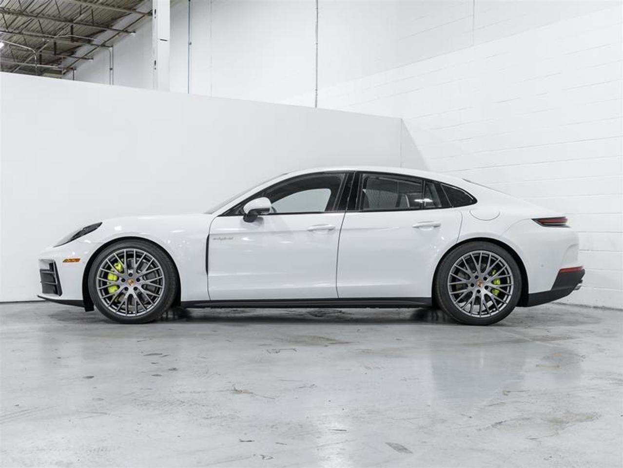 2026 Porsche Panamera  Photo3