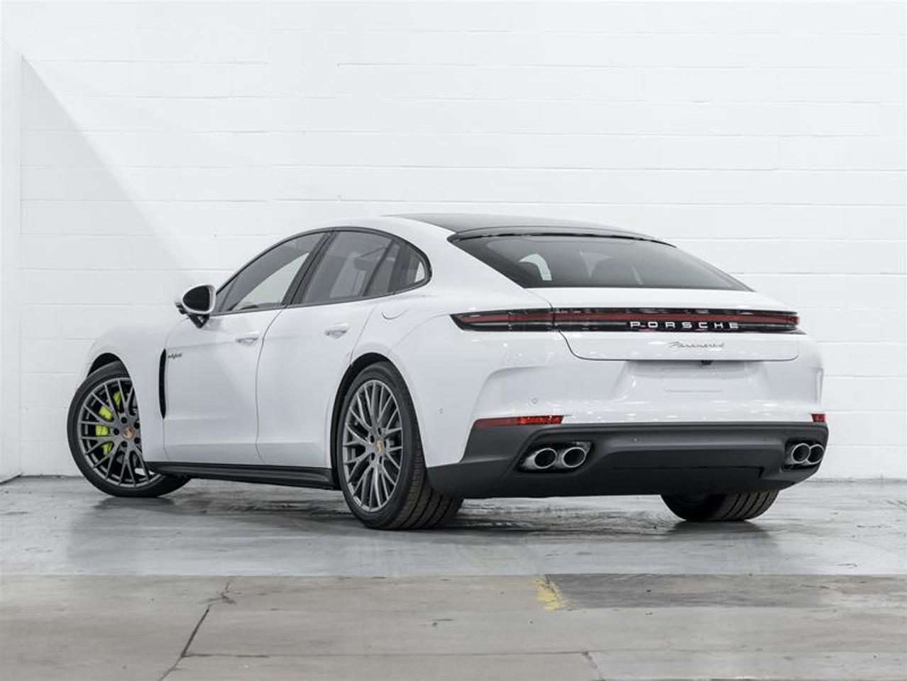 2026 Porsche Panamera  Photo